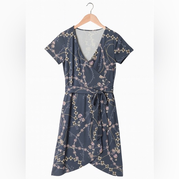 Loft Women’s Size Medium Flower Chain Knit Wrap Dress Soft and Comfortable. - Picture 1 of 3